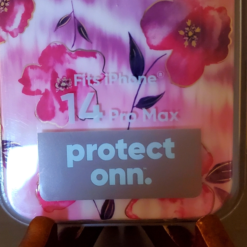 NWT IPhone 14 Pro Max Case - Picture 6 of 8